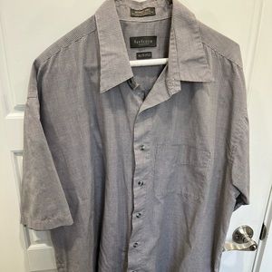 Short sleeve Van Heusen button down shirt